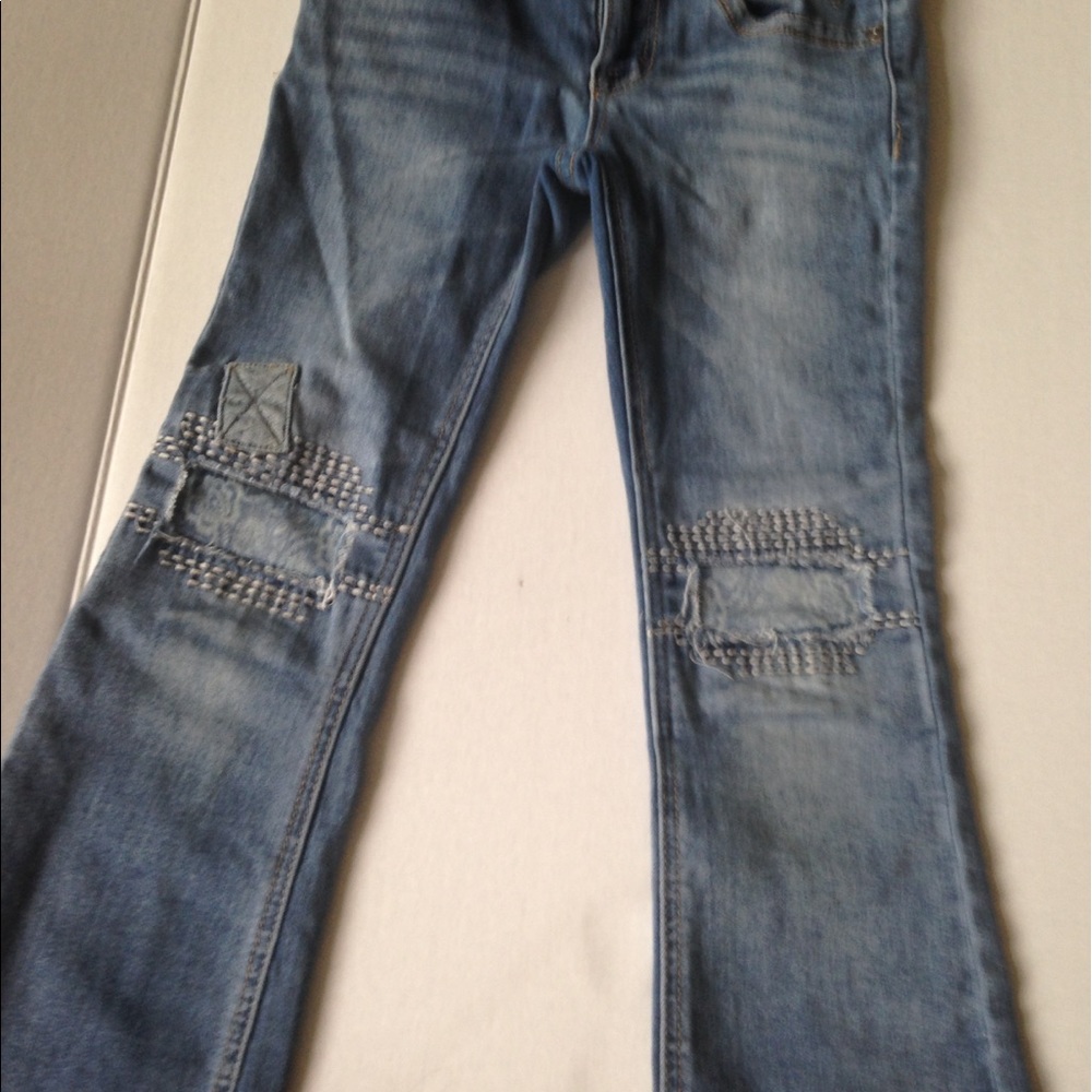 Vigoss Flower Pattern Patched Jeans